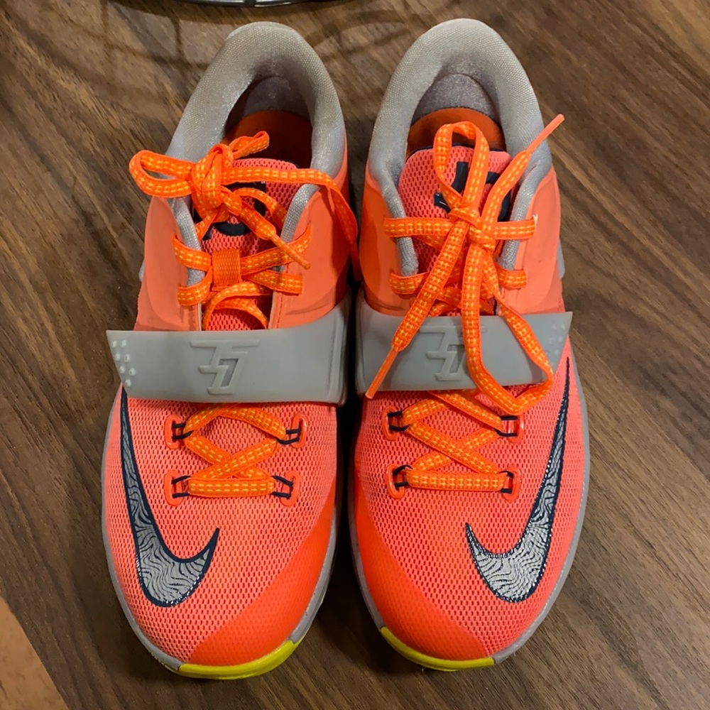 Nike shoes